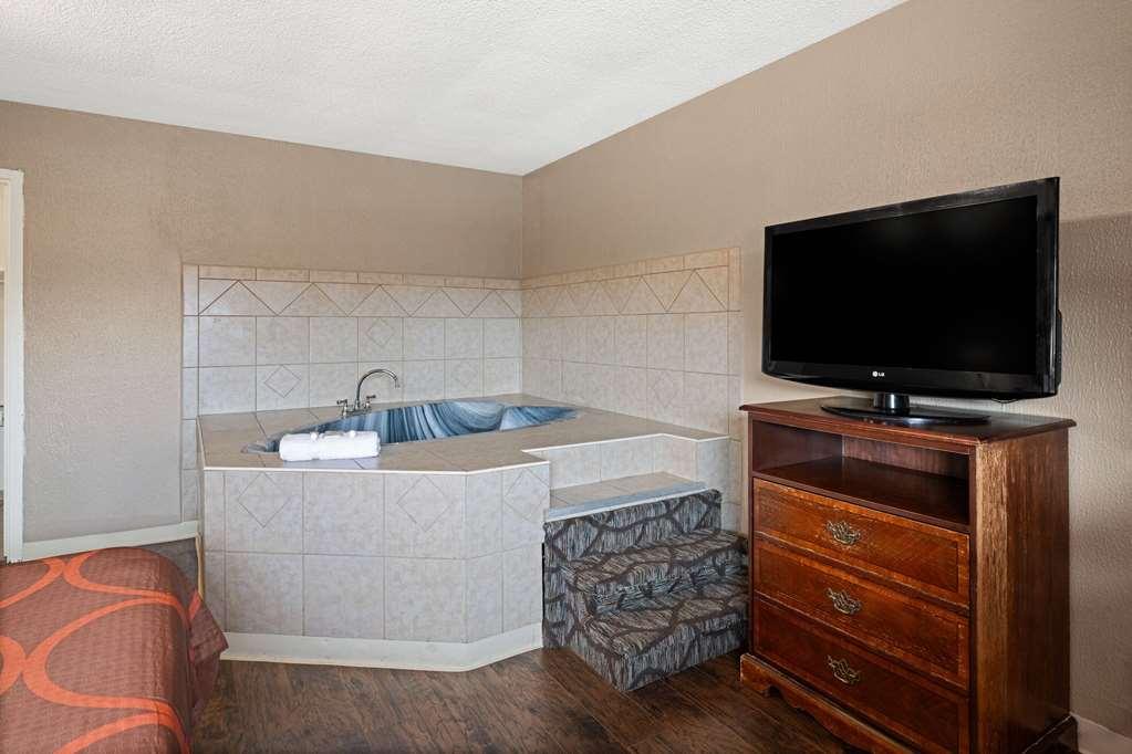 Rodeway Inn Youngstown Cameră foto